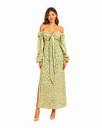 Arriendo de vestido largo verde claro estampado español original