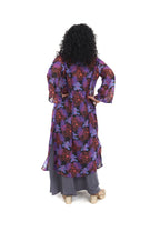 Arriendo de Kimono Opposite morado con flores naranjas azules