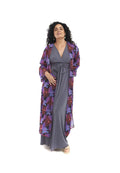 Arriendo de Kimono Opposite morado con flores naranjas azules
