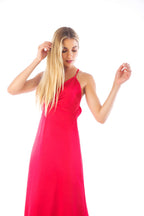 Arriendo de Vestido largo rojo con nudo adelante y tiras ajustables
