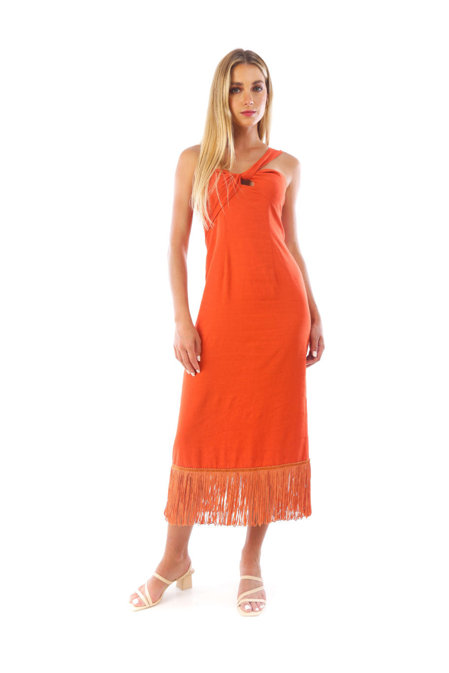 Arriendo de Vestido naranjo  asimétrico arriba con detalle de flecos