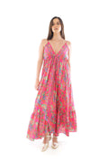 Arriendo de Vestido largo fucsia con estampado de hojas verdes y naranjas, escote en v y vuelos en espalda