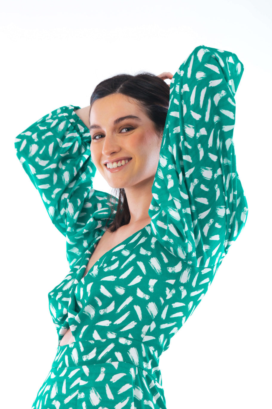 Arriendo de Vestido largo verde esmeralda con estampado blanco y mangas