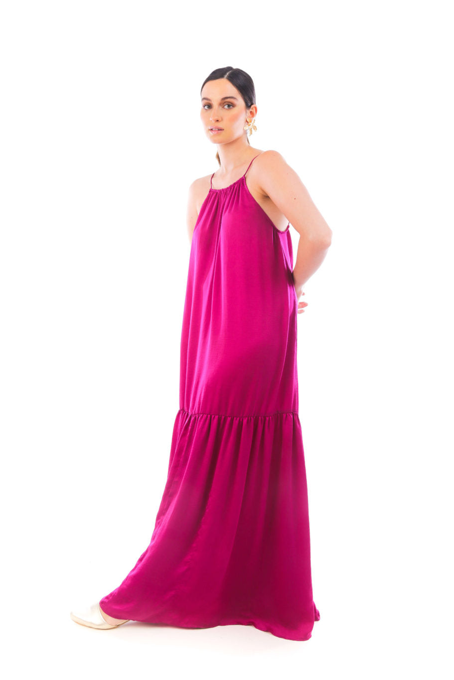 Arriendo de Vesitdo largo fucsia con tiras ajustables