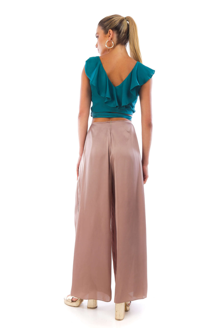 Arriendo de Conjunto top petróleo ajustable y pantalon de seda natural