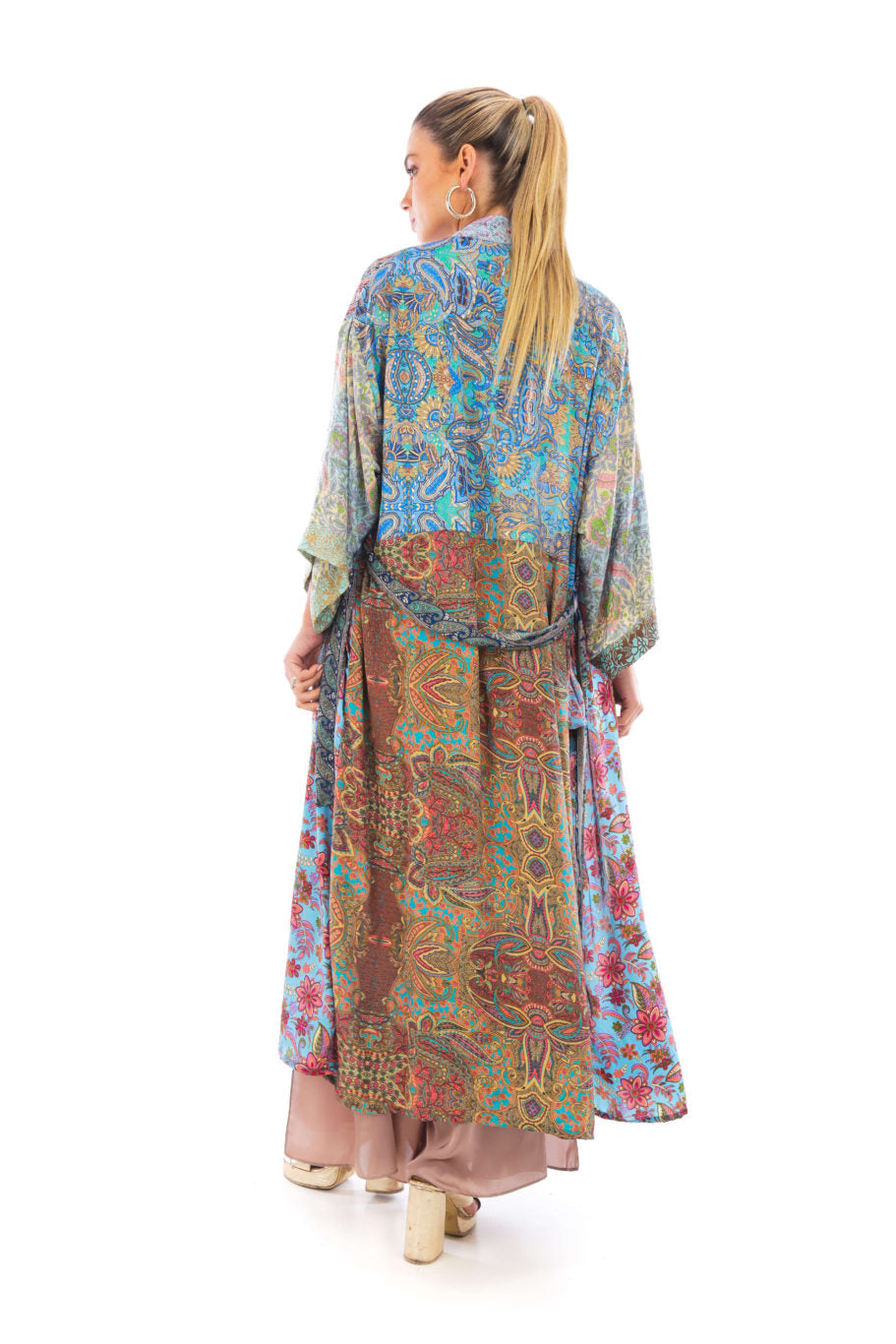 Arriendo de Kimono largo hippie chic con diseños