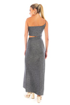 Arriendo de Vestido largo negro con brillos elasticado con corte al costado y un hombro