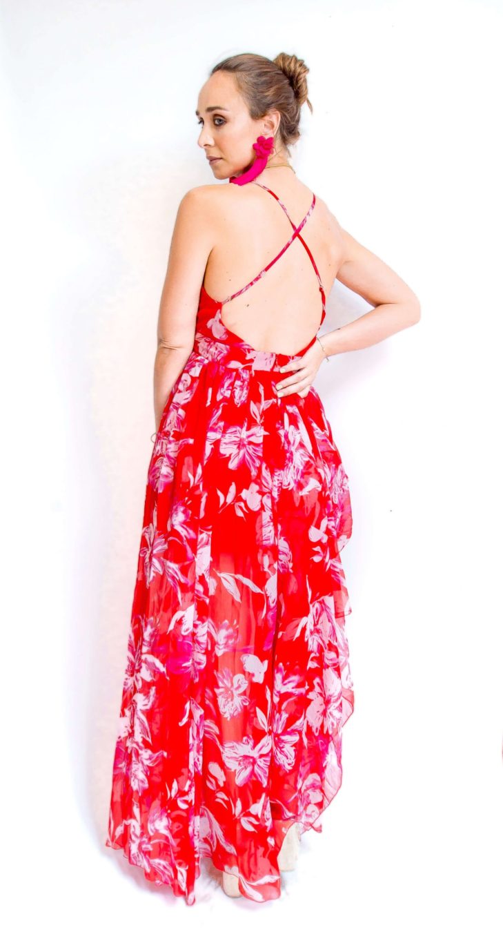 Vestido largo rojo fuscia con flores espalda cruzada