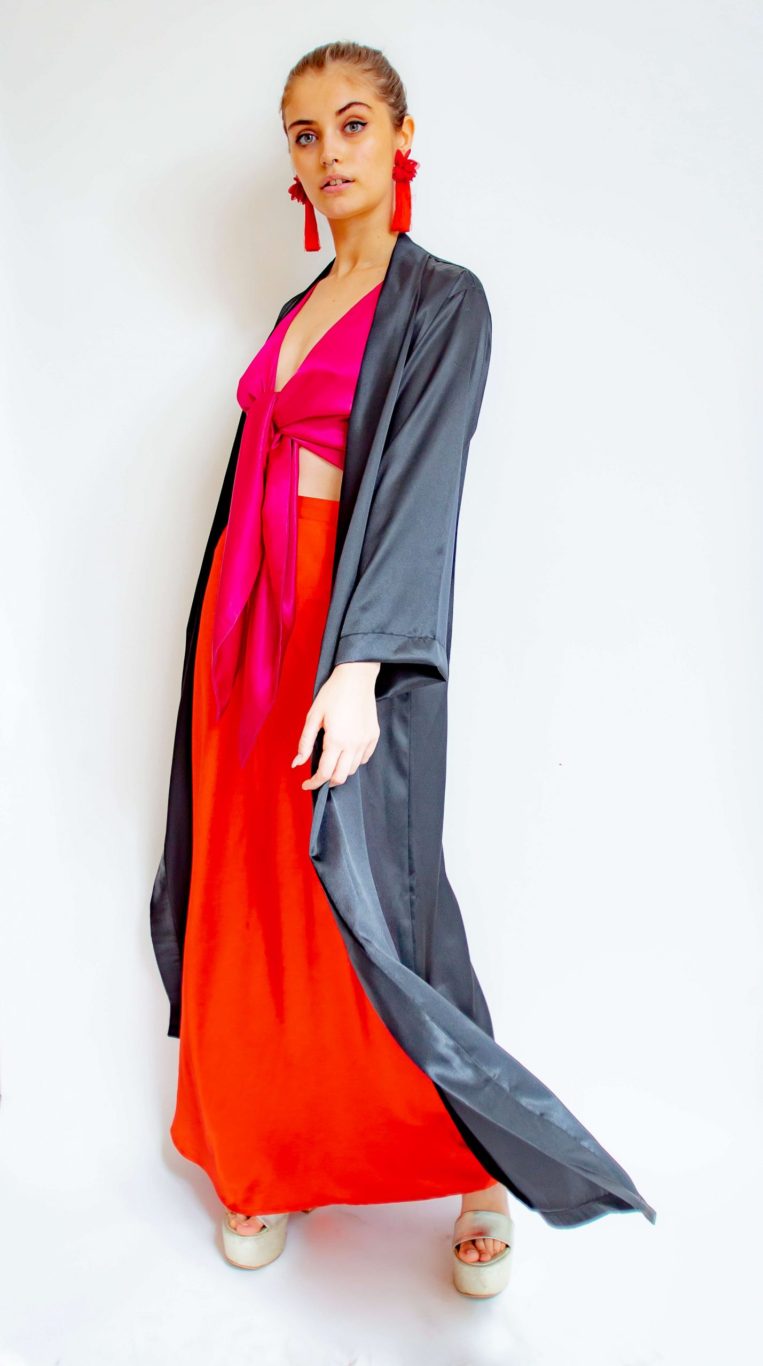 Kimono negro largo de seda