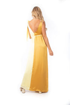 Arriendo de Vestido amarillo bicolor vuelo en escote