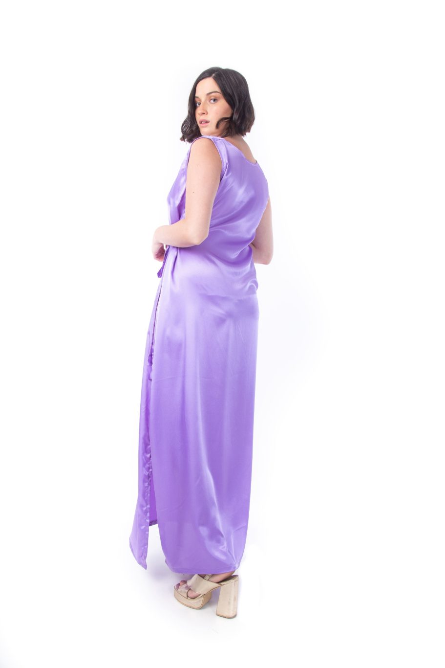 Arriendo de Vestido largo morado con cinturón