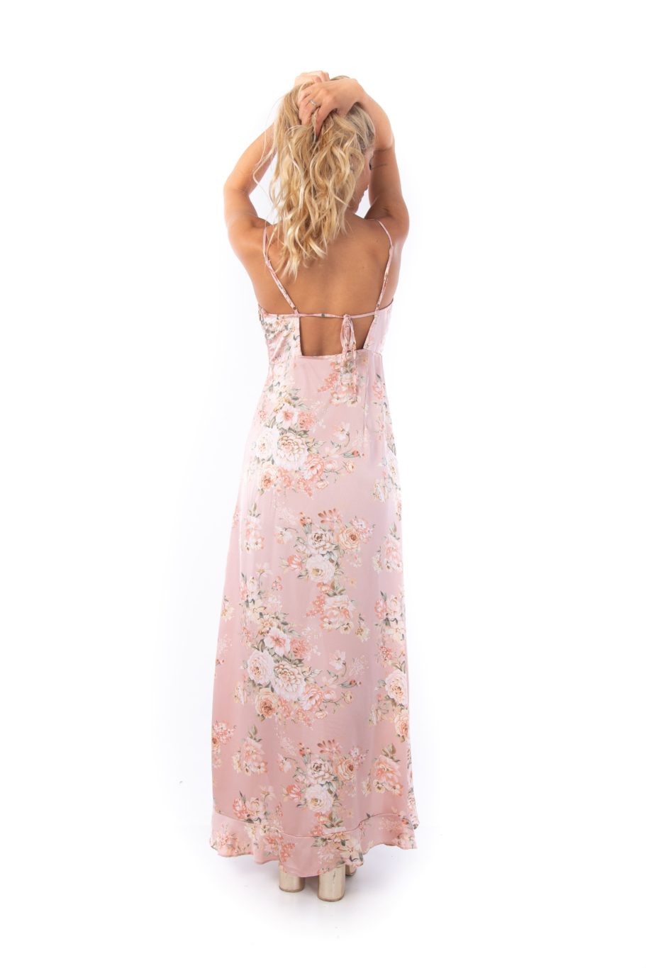 Arriendo de Vestido largo rosado con flores amarillas