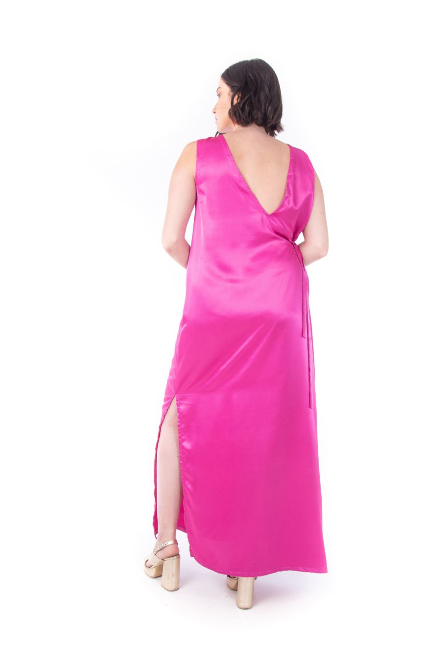 Arriendo de Vestido fucsia seda con lazo