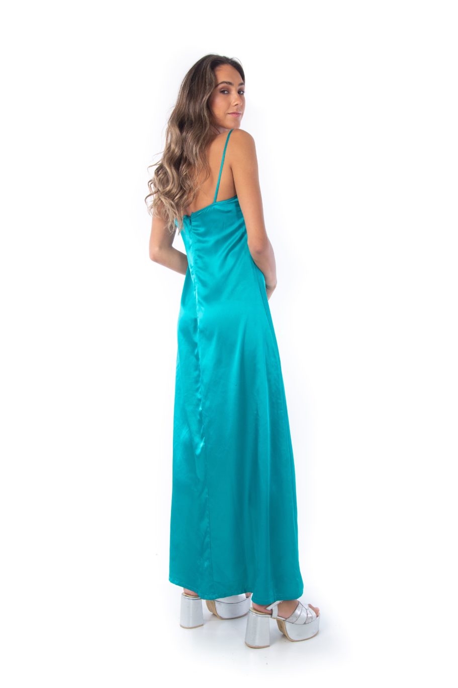 Arriendo de Vestido calipso seda vuelos cruzados adelante