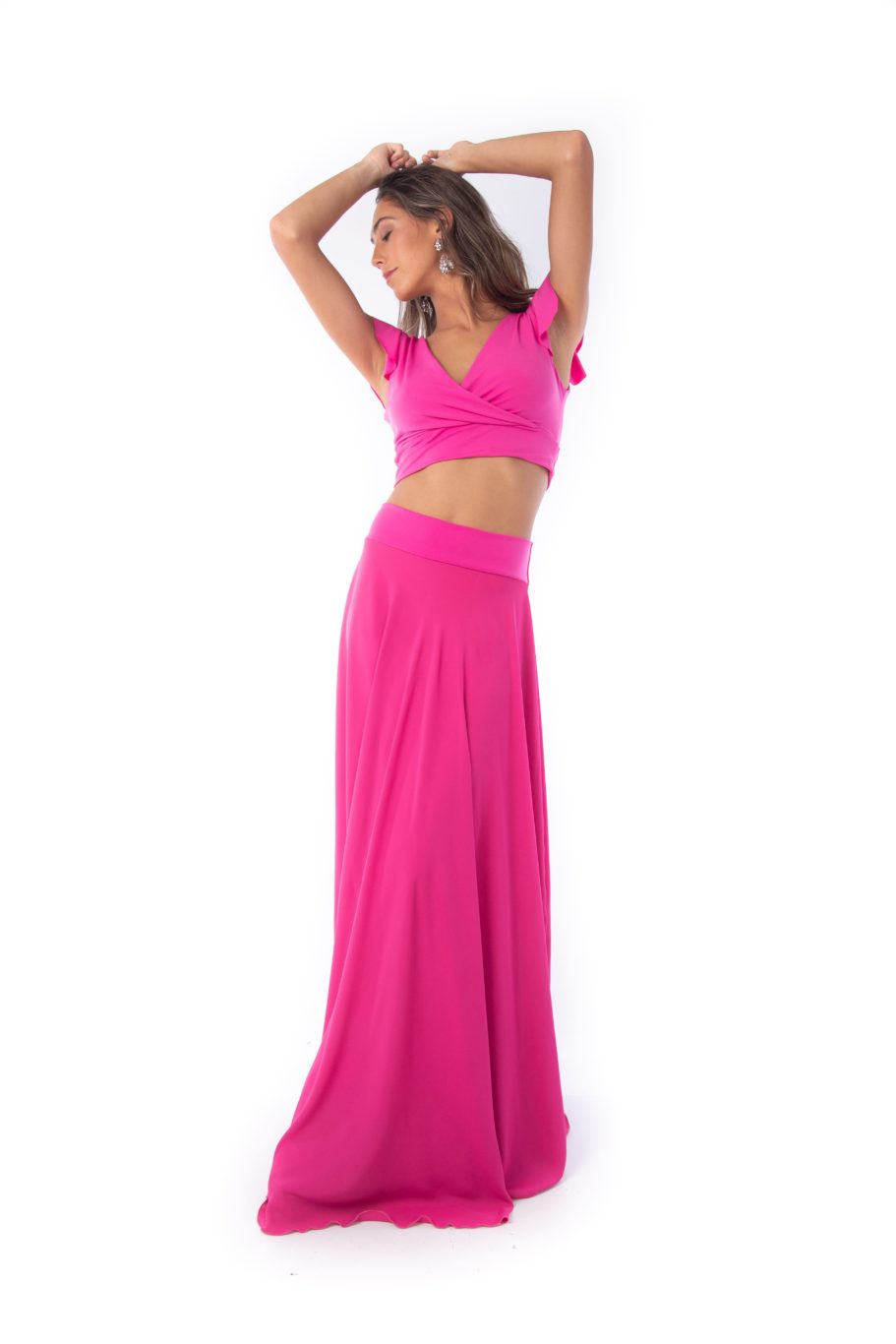 Arriendo de Conjunto fucsia lycra mangas cortas con vuelos