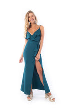 Arriendo de Vestido largo color petróleo, corte al costado, escote en v con vuelos