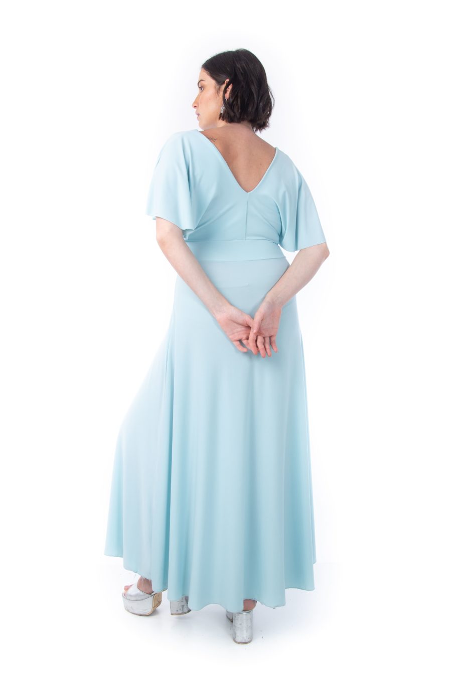 Arriendo de Vestido lycra celeste claro escote en V mangas cortas con vuelos