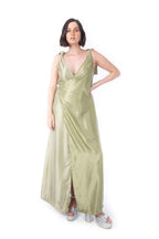 Arriendo de Vestido bicolor verde olivo, cruce al costado amarre ajustable