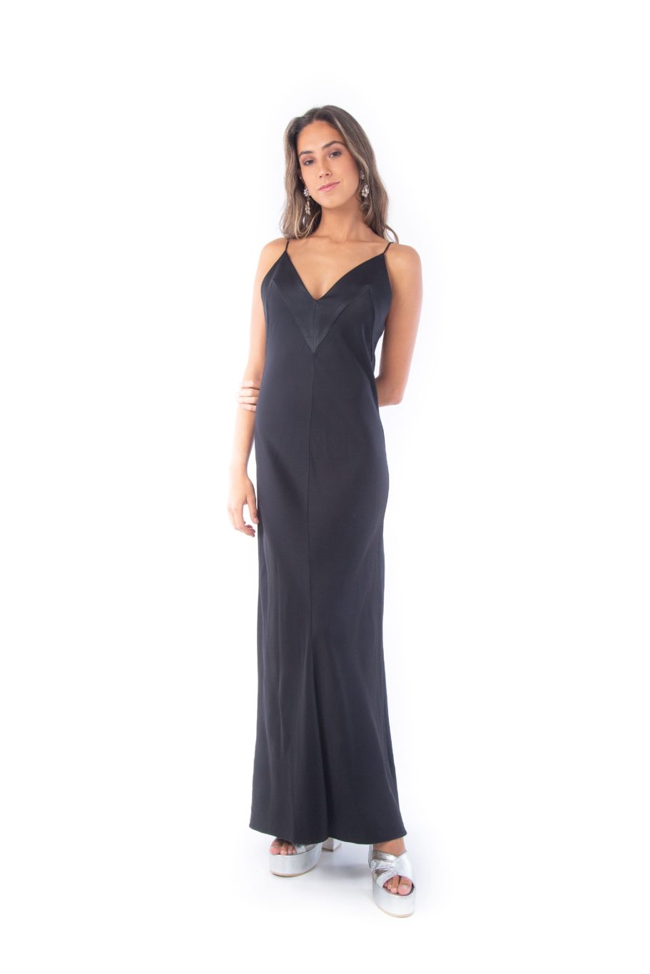 Arriendo de Vestido largo negro escote en V