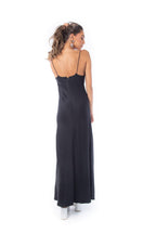 Arriendo de Vestido largo negro escote en V