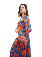 Arriendo de Vestido Cocoota largo naranjo con azul estampado flores
