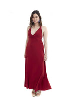 Arriendo de Vestido burdeo largo amarre al cuello