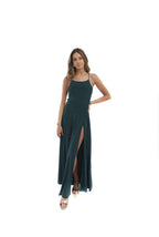 Arriendo de Vestido largo verde oscuro con amarre en espalda