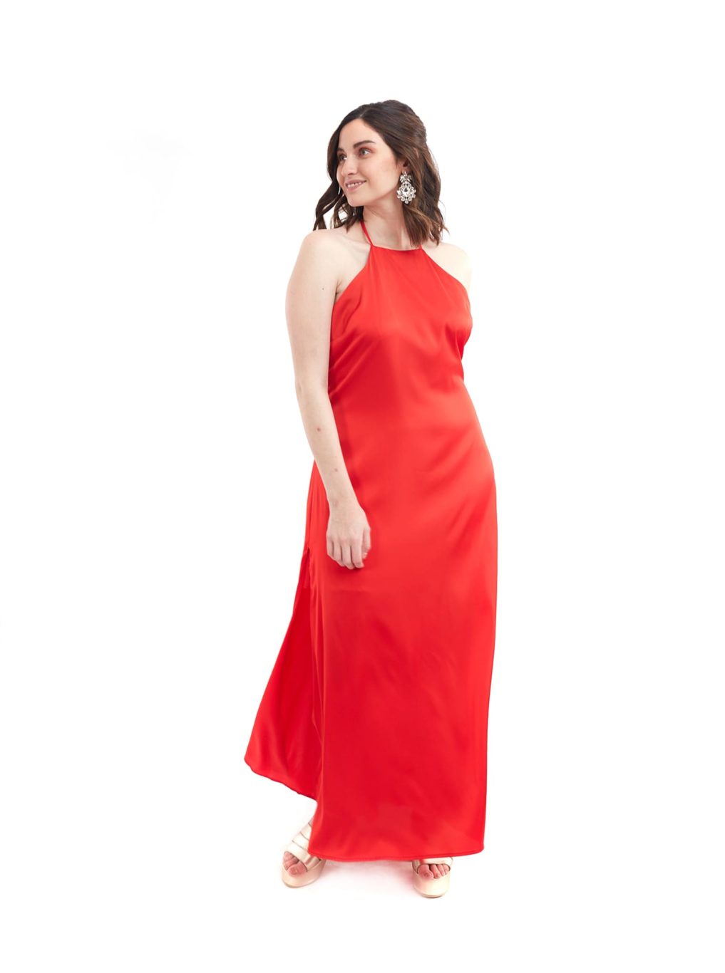 Arriendo de Vestido largo rojo de satín cuello halter