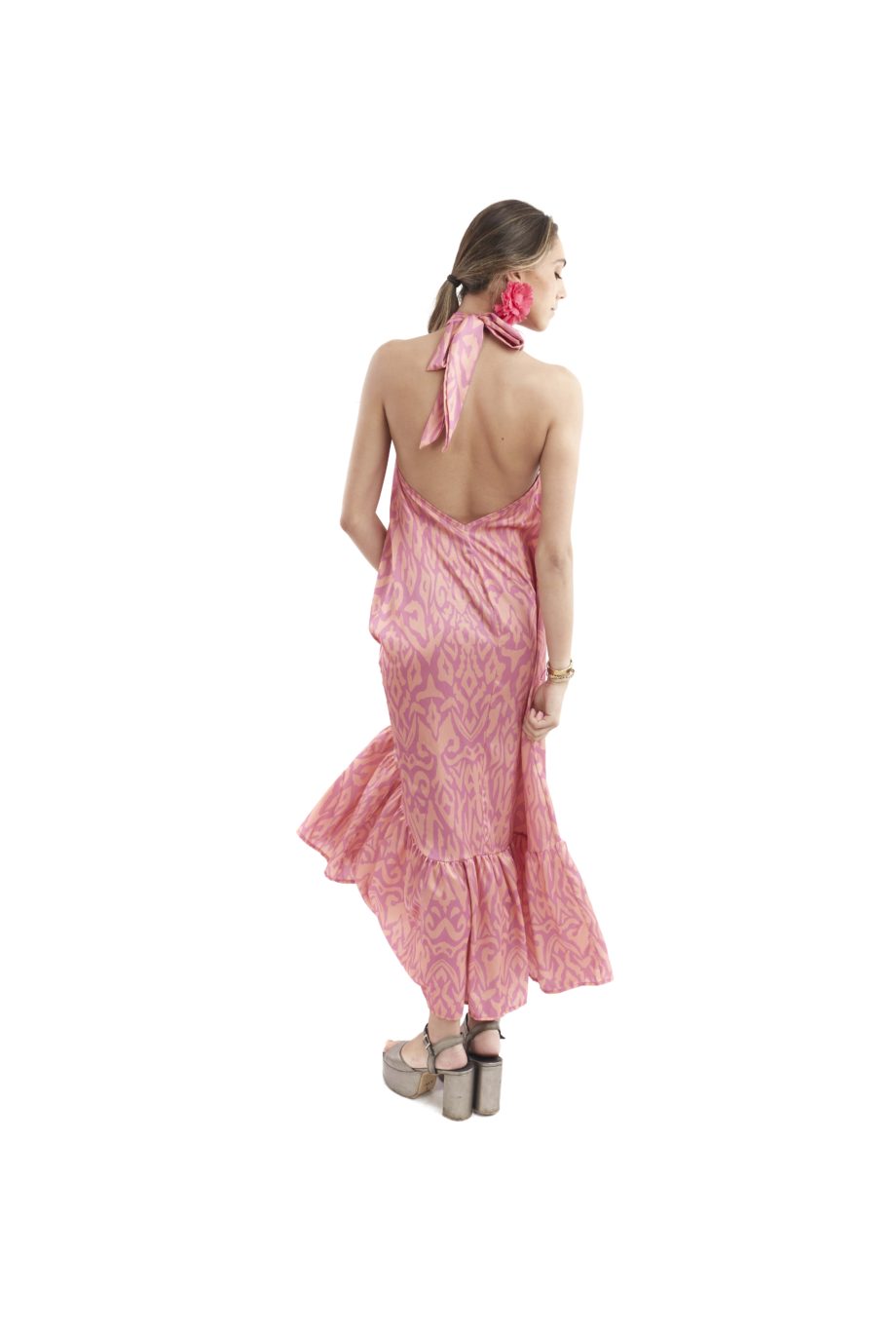 Arriendo de Vestido largo satín lila con naranjo cuello halter Sazalaxa