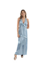 Arriendo de Vestido largo celeste metálico escote en V amarre en el cuello atrás