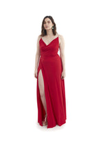 Arriendo de Vestido rojo largo cuello bote espalda cruzada