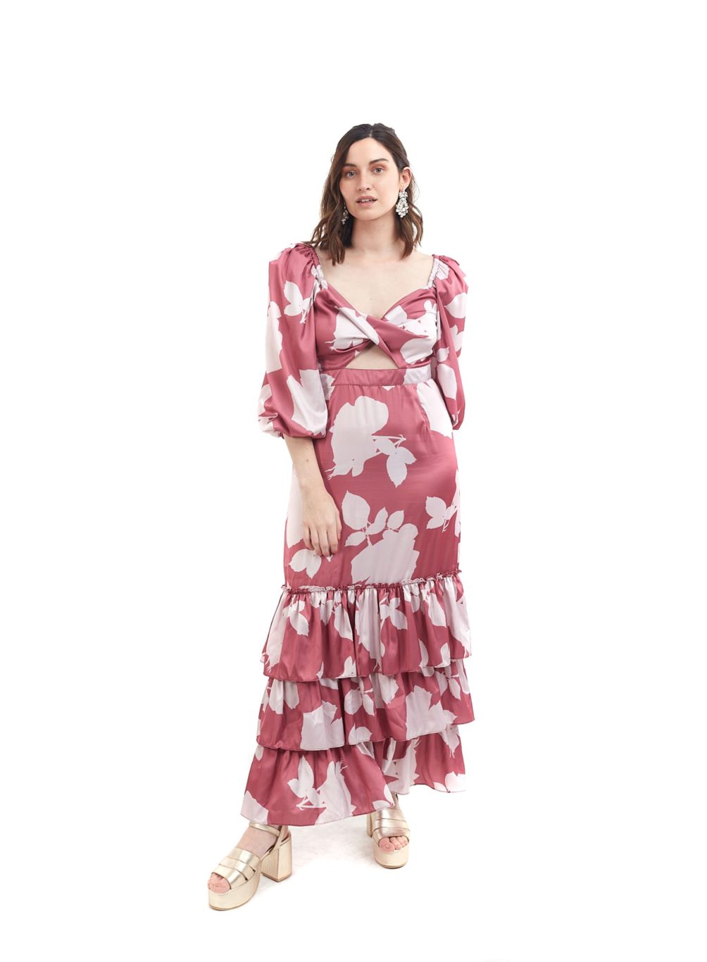 Arriendo de Vestido Cocoota con mangas flores terracota con beige largo