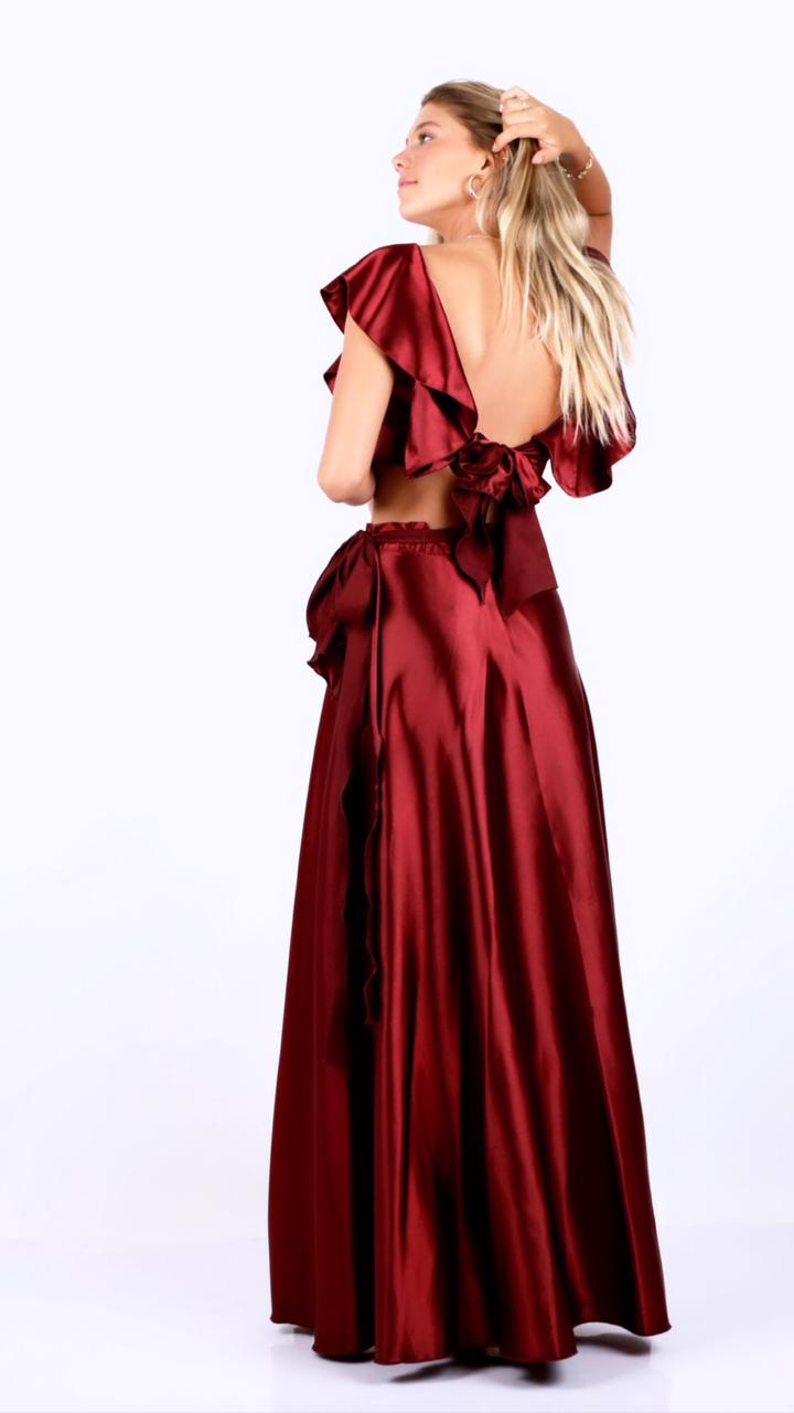 Conjunto burdeo top con vuelos y pollera ajustable
