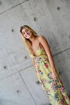 Arriendo de Vestido largo amarillo con flores