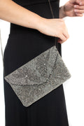 Arriendo de Arriendo de cartera Lounge negra con mostacillas plateadas