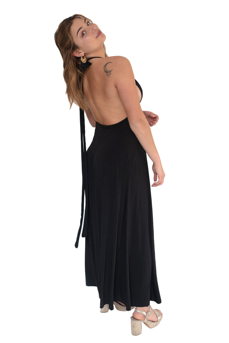 Arriendo de Vestido largo negro con cinturón dorado, multiforma
