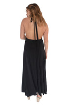 Arriendo de Vestido largo negro con cinturón dorado, multiforma