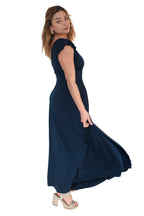 Arriendo de Vestido azul marino largo con mangas escote en V