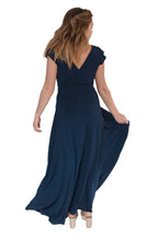 Arriendo de Vestido azul marino largo con mangas escote en V
