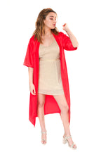 Arriendo de Kimono rojo 3/4 de seda marca Chic Dress Project