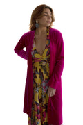 Arriendo de Kimono fucsia largo de terciopelo