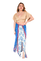 Arriendo de Conjunto crop top dorado con pollera colorida