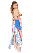 Arriendo de Conjunto crop top dorado con pollera colorida
