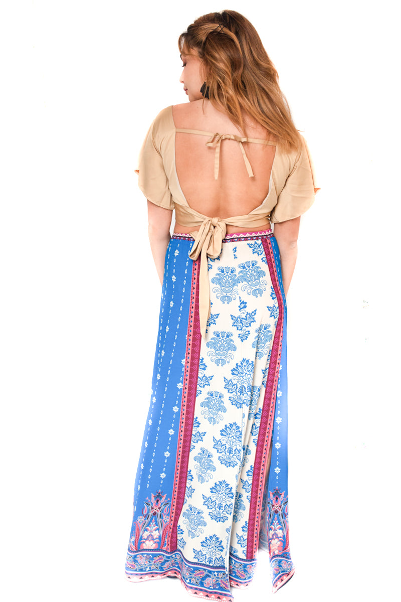 Arriendo de Conjunto crop top dorado con pollera colorida