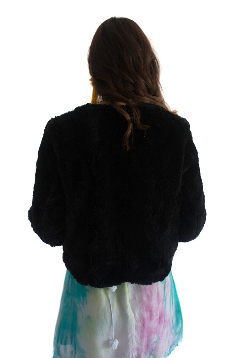 Arriendo de Peludo negro marca Pull&Bear