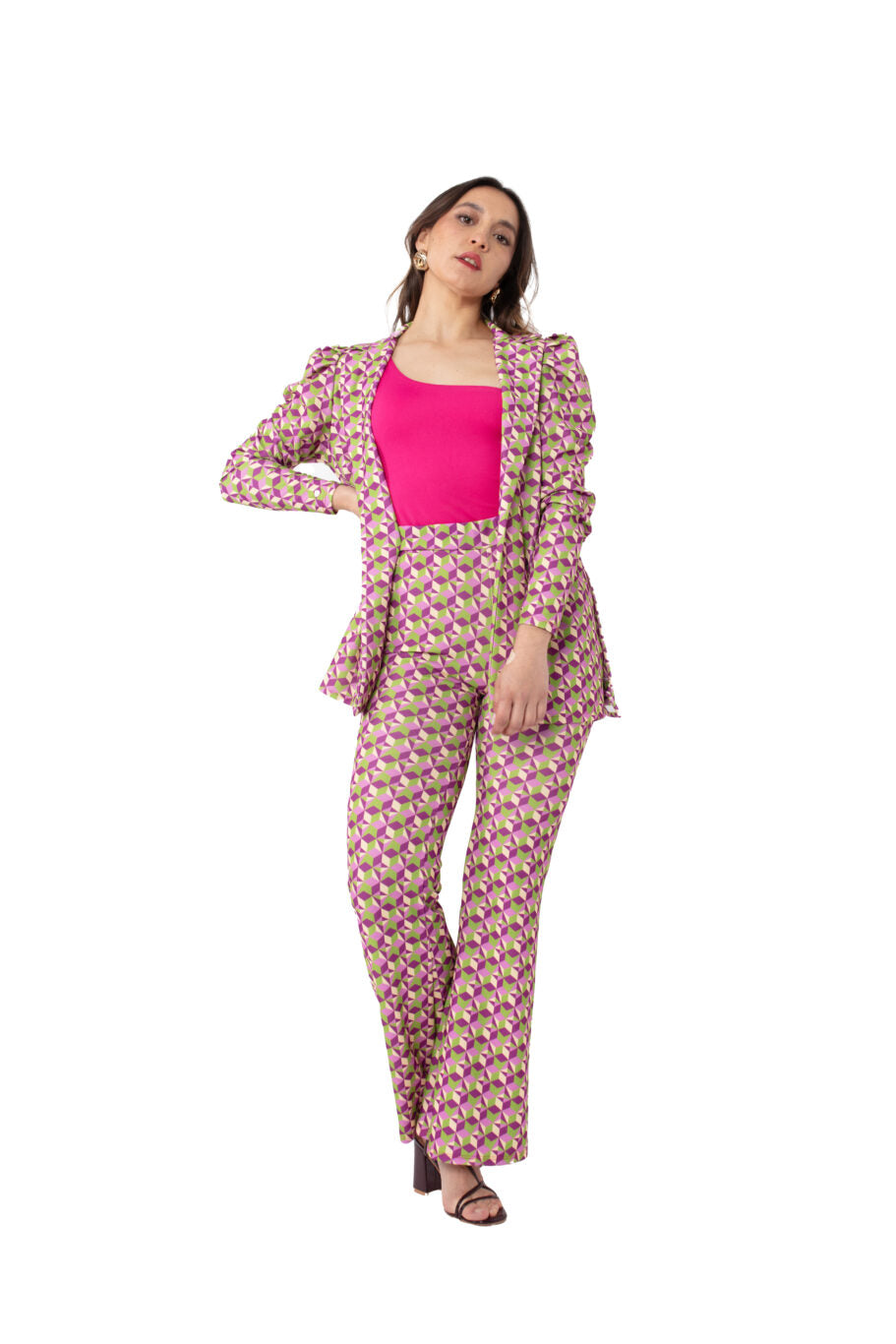 Arriendo de Conjunto de dos piezas, Chaqueta con hombreras y pantalón con estampado de rombos verde, beige y lila