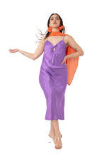 Arriendo de Vestido largo morado satin liso con pabilos