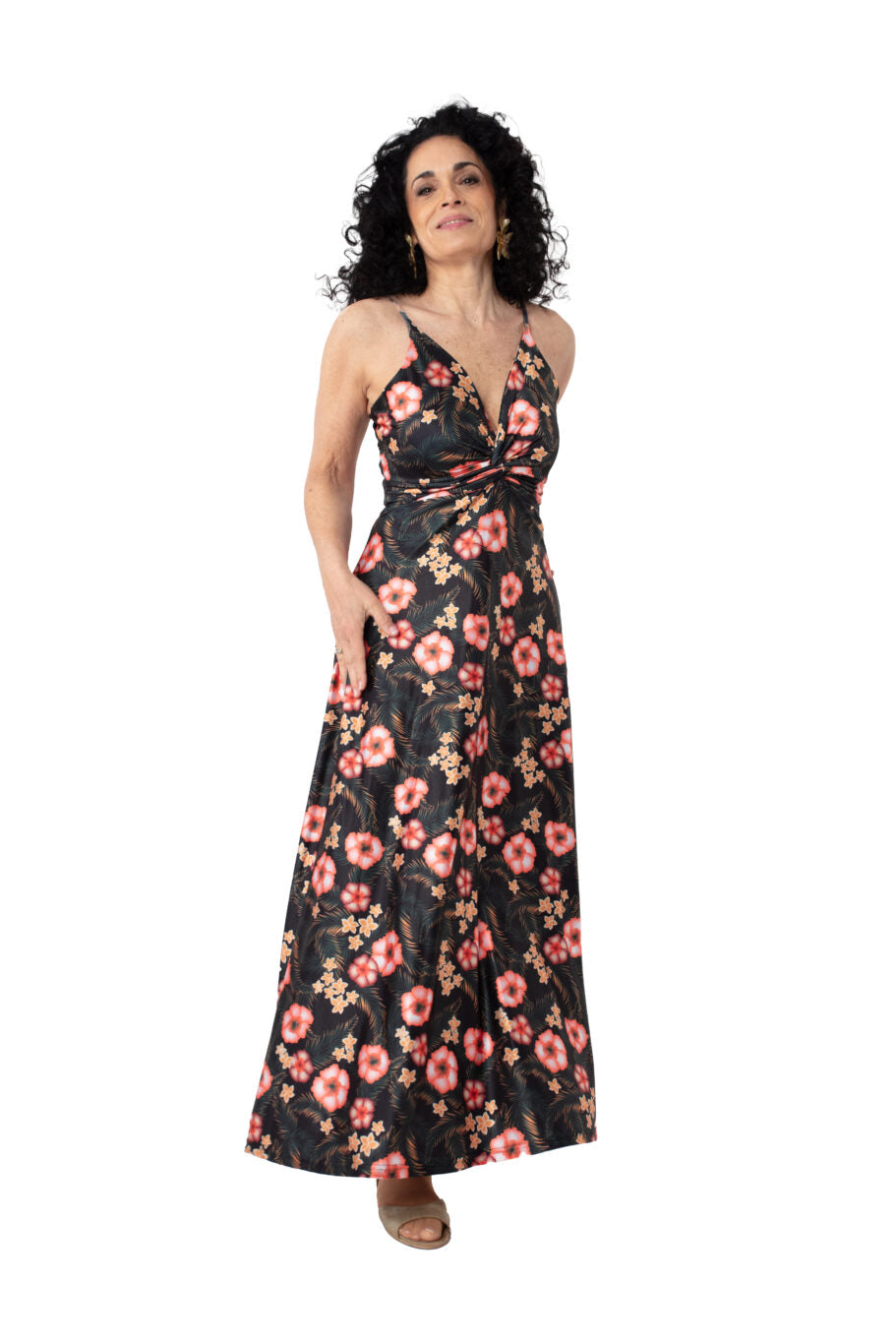 Arriendo de Vestido largo negro con estampado hawaiano de lycra con nudo en escote