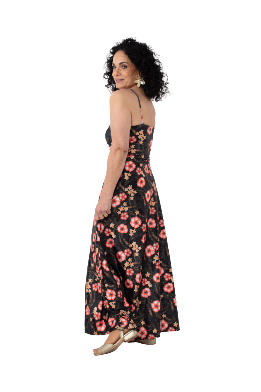 Arriendo de Vestido largo negro con estampado hawaiano de lycra con nudo en escote