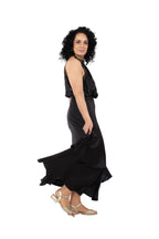 Arriendo de Conjunto de dos piezas, Top halter negro con mostacillas doradas y pollera negra de seda envolvente